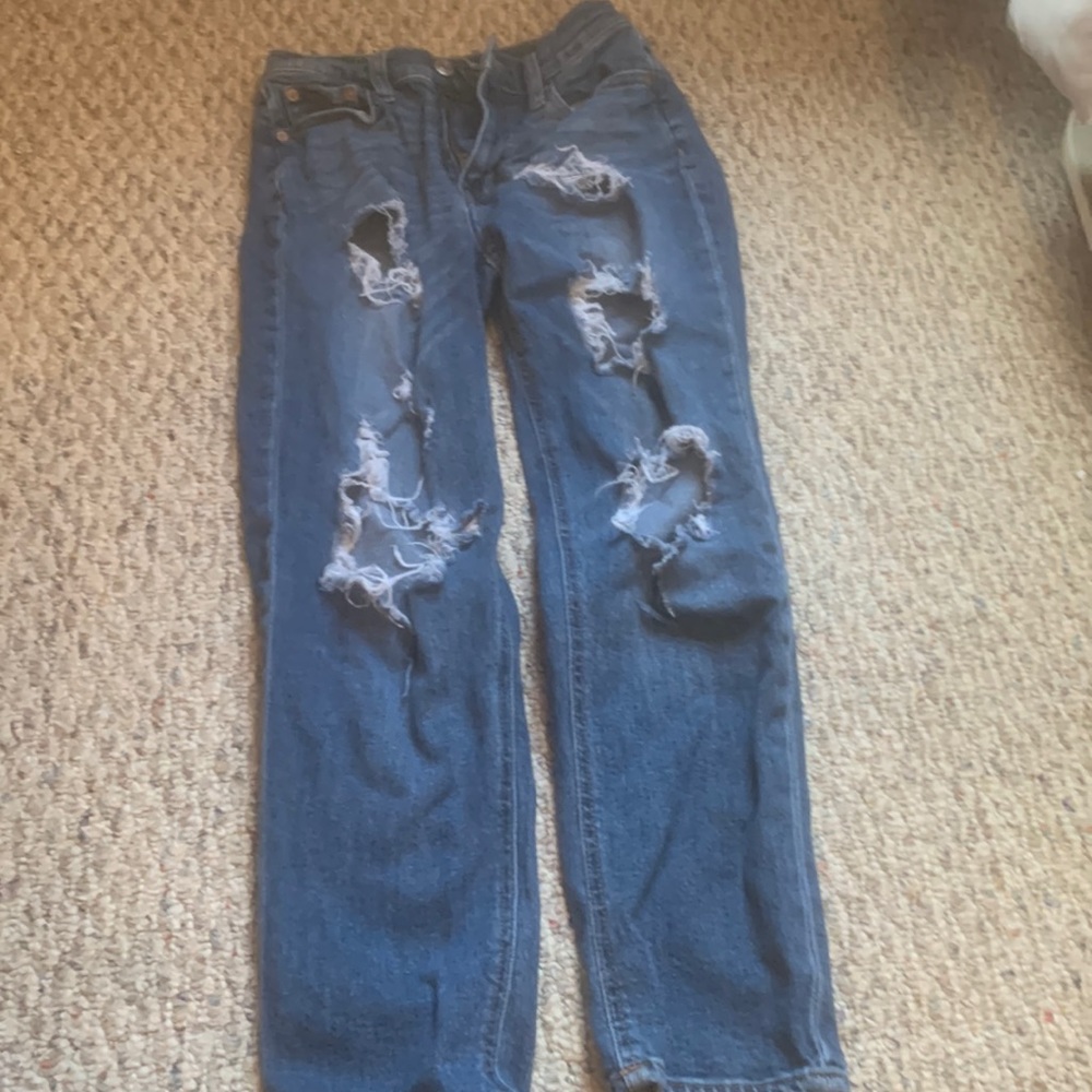 Aero Ripped mom Jeans